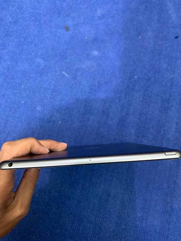 iPad 7th Generation 128 gb 5