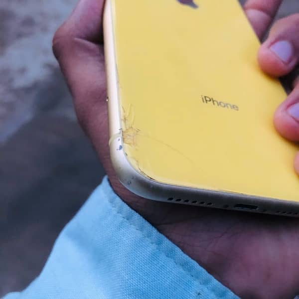 iPhone XR JV NONPTA 64 gb 4