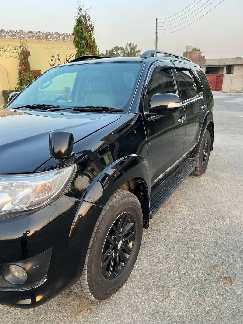 Toyota Fortuner 2013 2