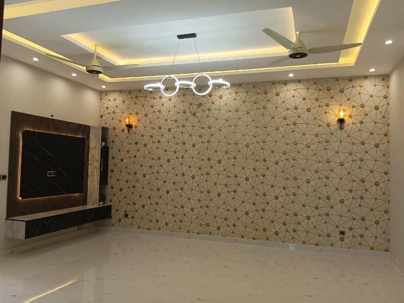 10 Marla Like Brand New House With Gas Available For Rent In Bahria Town Lahore. 4