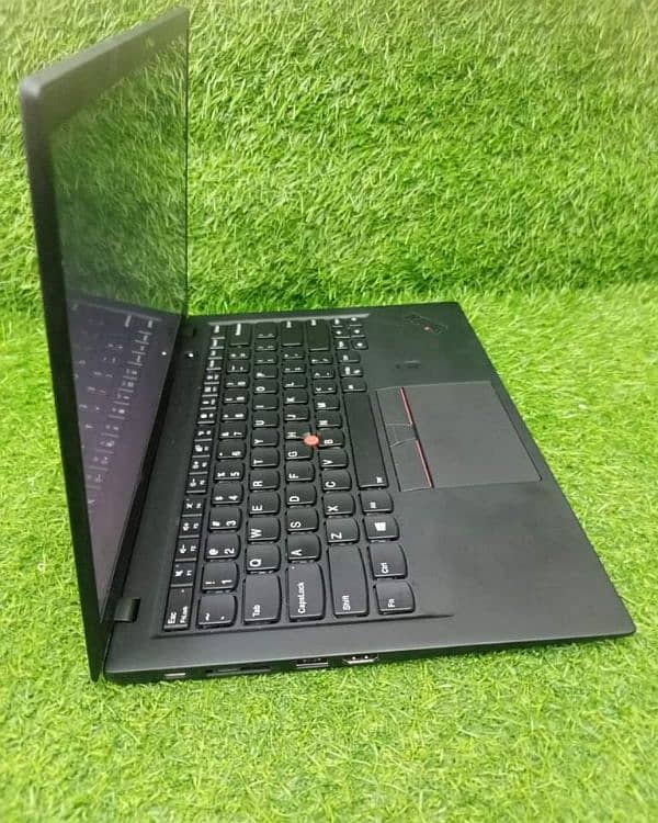 Lenovo Thinkpad X1 carbon / Gen 7   Intel core i7 - 8th generation 8