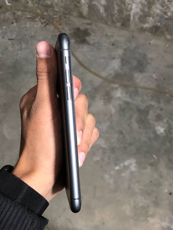 IPHONE 11 Non PTA 2