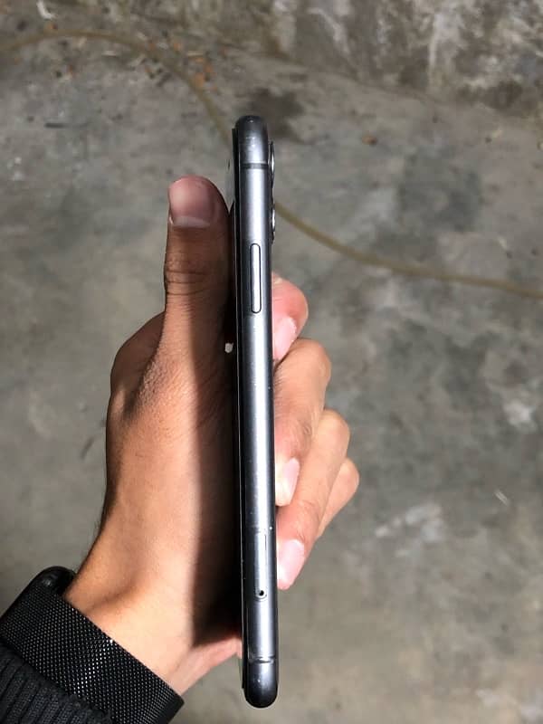 IPHONE 11 Non PTA 3