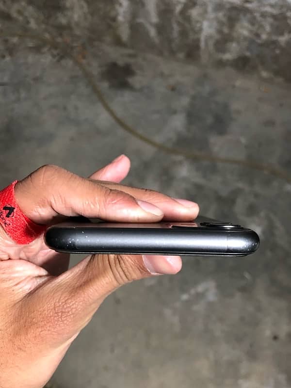 IPHONE 11 Non PTA 4