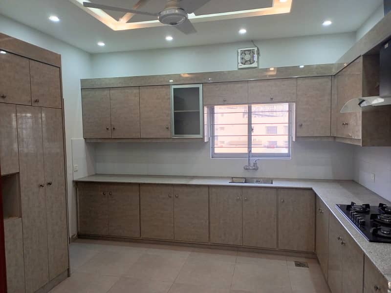 1 Kanal like Brand New House With Hot Location Available For Rent In Bahria Town Lahore. 13