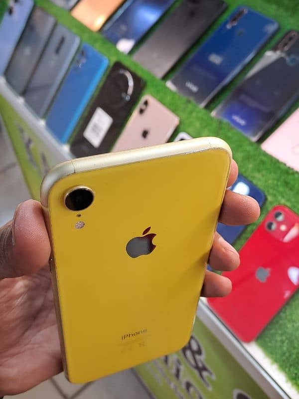 WATERPACK IPHONE XR 128GB FACTORY UNLOCK 5