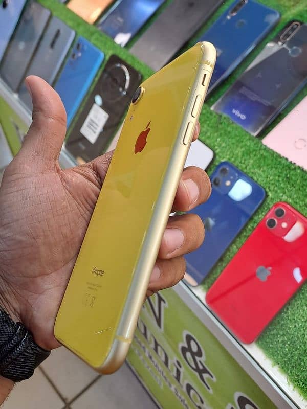 WATERPACK IPHONE XR 128GB FACTORY UNLOCK 7