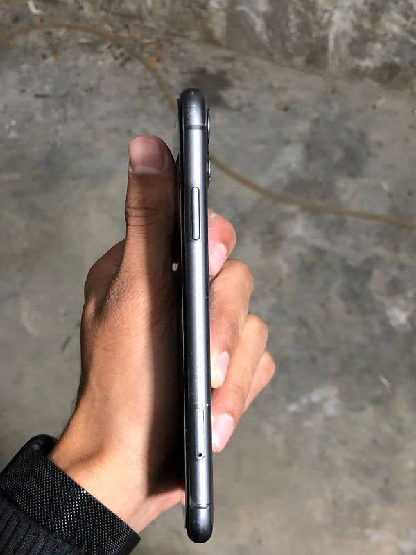 IPHONE 11 NON PTA 3