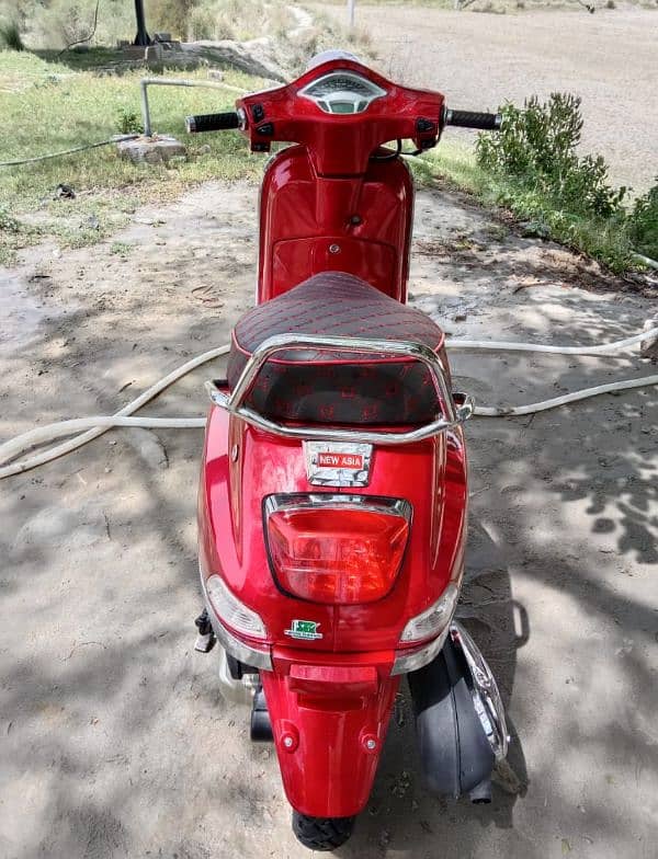 Ladies Scooty 3