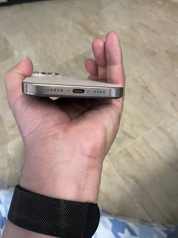 iPhone 16 Pro max, Desert Titanium 256 GB 7