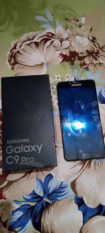 Samsung Galaxy C9 Pro 6/64 7