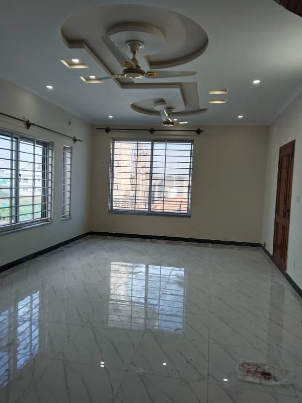 60x90 upper portion for rent in G-15 markaz Islamabad 0