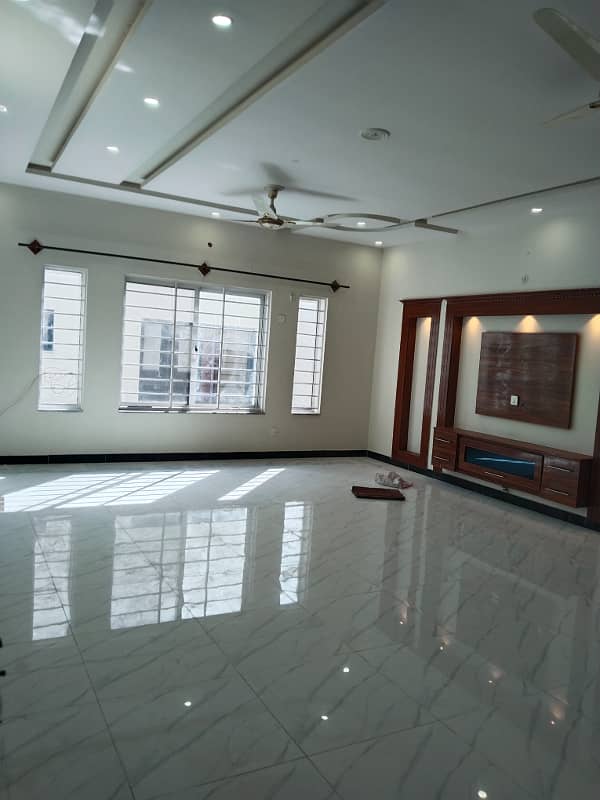 60x90 upper portion for rent in G-15 markaz Islamabad 2