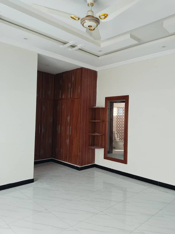 60x90 upper portion for rent in G-15 markaz Islamabad 6