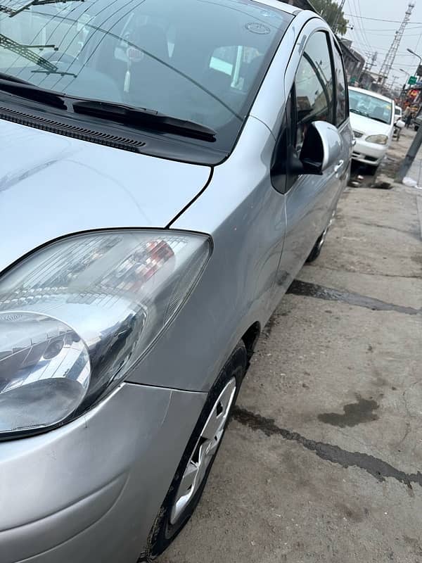 Toyota Vitz 2011 0