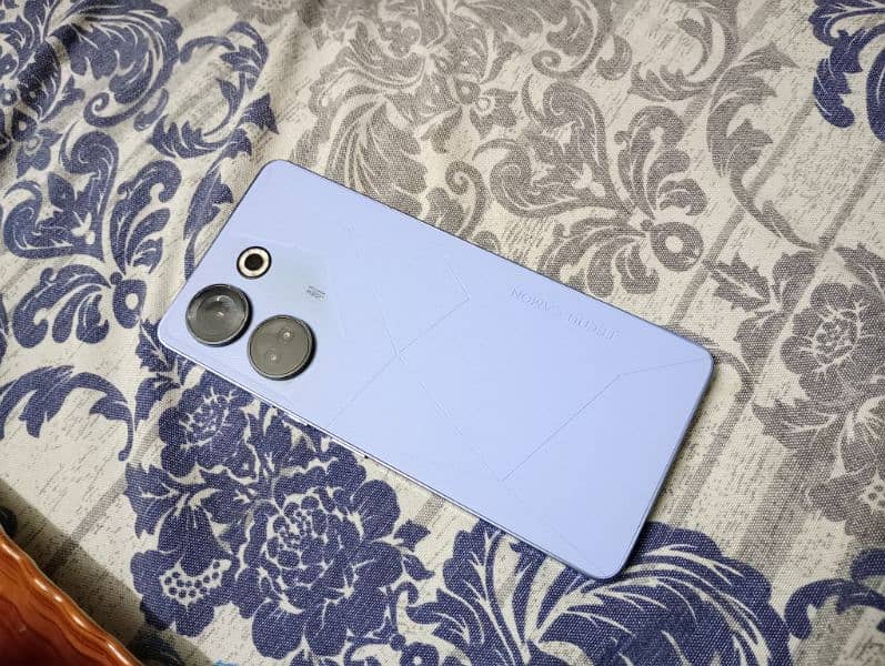 Tecno Camon 20 with Box 0