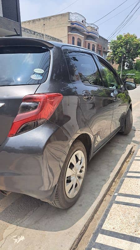 Toyota Vitz 2015 3