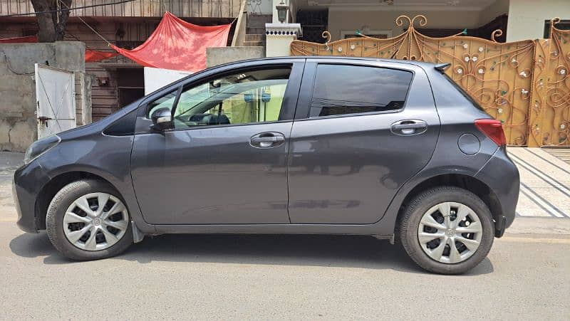 Toyota Vitz 2015 6