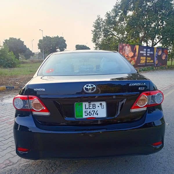 Toyota Corolla GLI 2013 family used 8