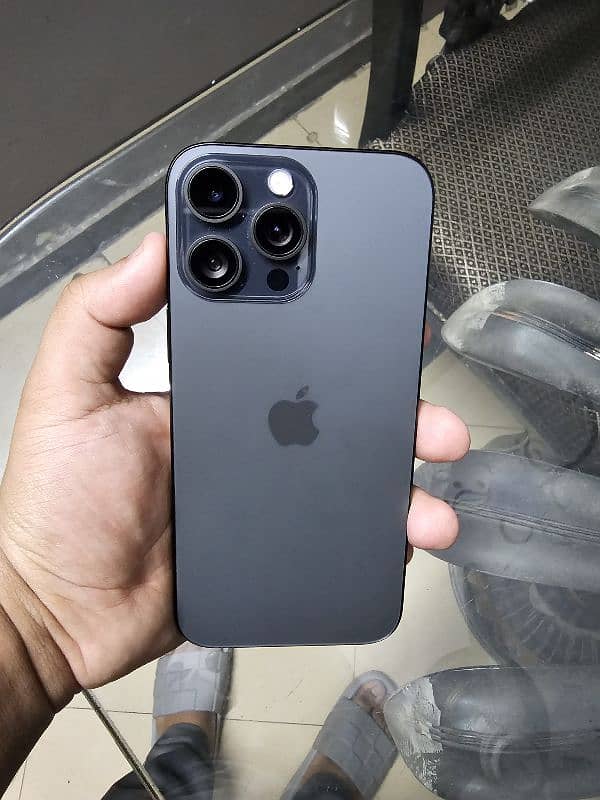 Apple iphone 16pro max 5