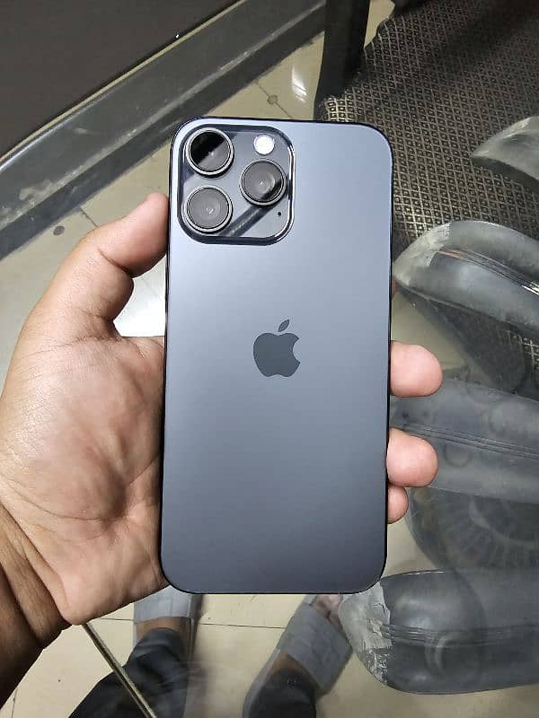 Apple iphone 16pro max 6