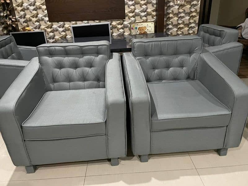 1 seater 2sofa in 27000 0