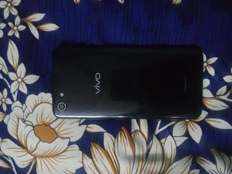 Vivo mobile Y81,, 3,32 1