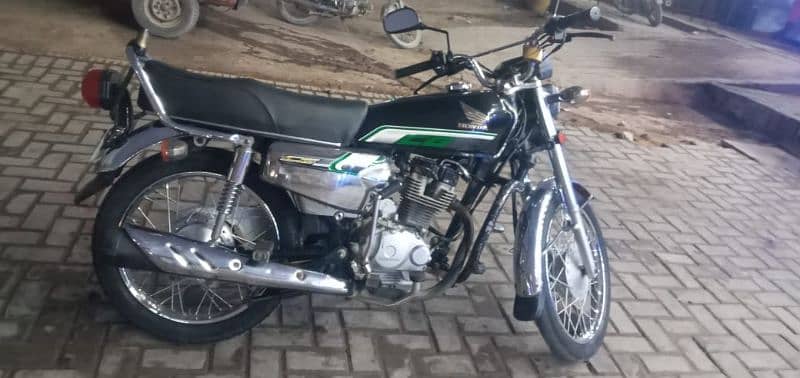 Honda 125 special addition 2022-23 model Karachi number 7