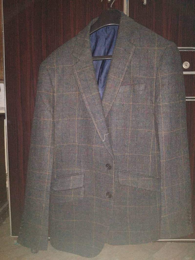 International branded Coat 4