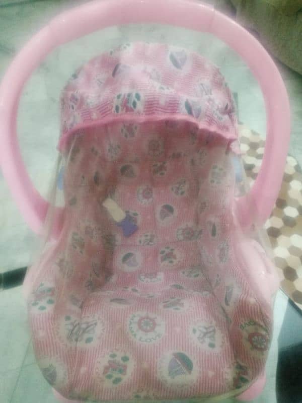 baby carrycot 1