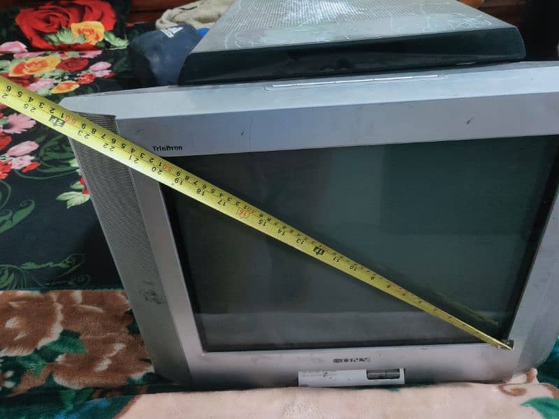 T. V Sony 20 inch H. D Audio 0