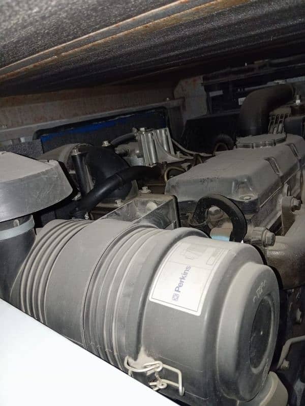 Perkins Genset 30kva only 450hours used 12