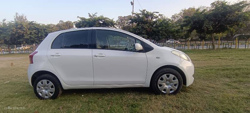 Toyota Vitz 2007 1000 cc 3