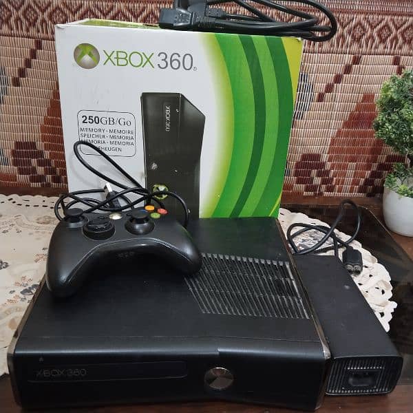 Xbox 360 slim  250GB / 250 GB Hard disk with one wired controller 2