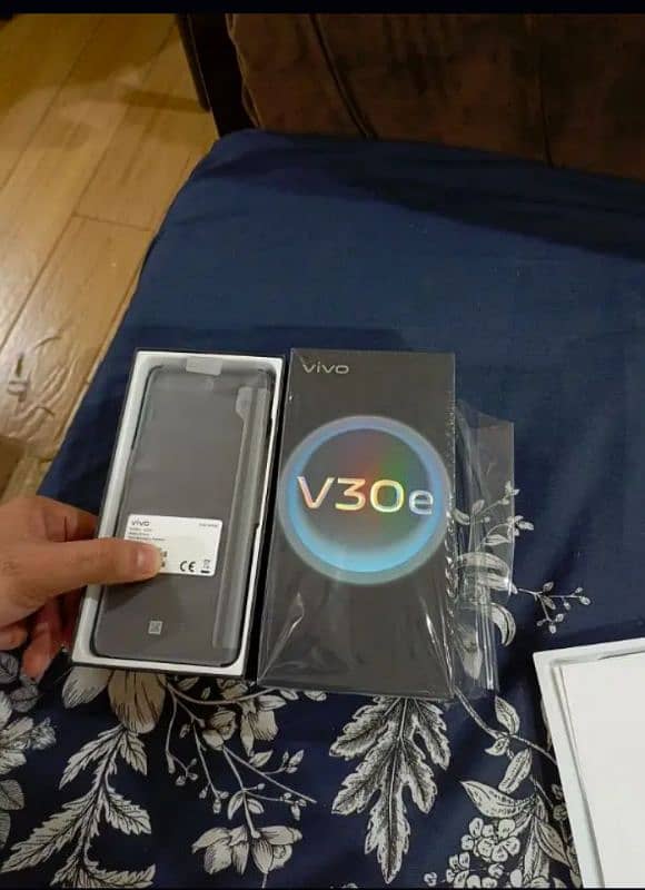 Vivo V30e 5G 16/256 GB 0332-07049,89 My WhatsApp Number 0