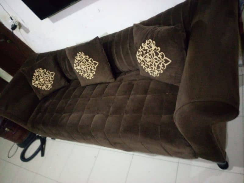 Almost brand new 3 seater sofa 1