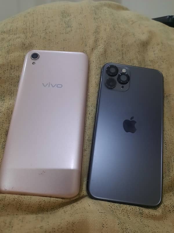 Iphone 11 pro 256 gb non pta with vivo 32gb for hotspot 0