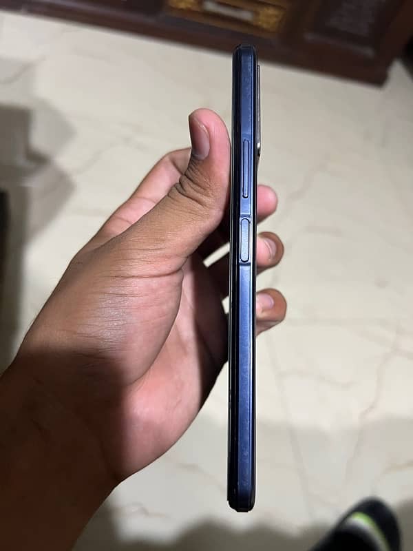 Vivo y33s 8+4/128 3