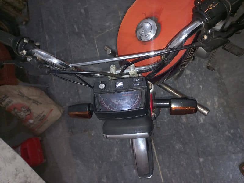 Honda 70 cc 2023 5