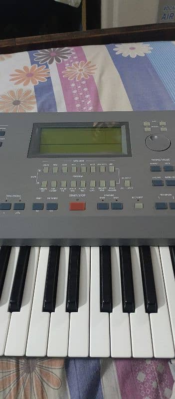 Korg iS40 Keyboard 1