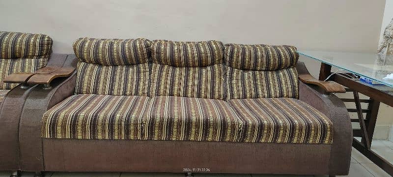 Modern Design Sofa Set in Excellent Condition for Sale 1