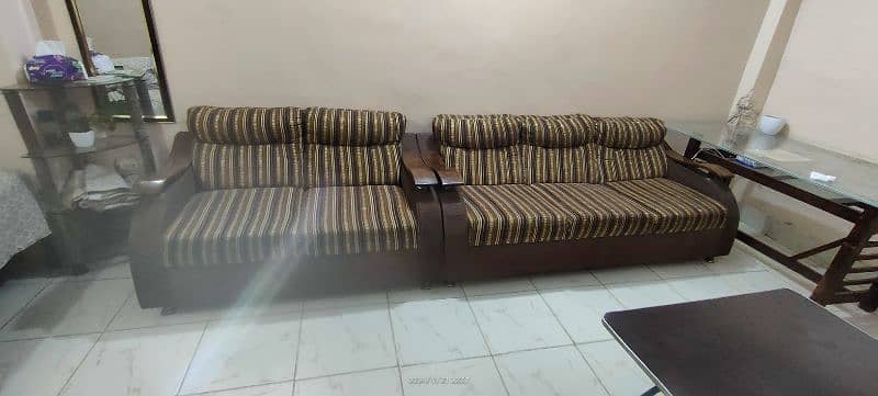 Modern Design Sofa Set in Excellent Condition for Sale 4