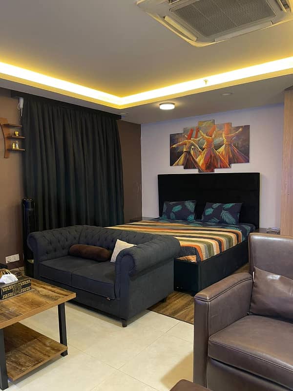 Luxurious One bed Room Apartment Gold Crest Mall 5