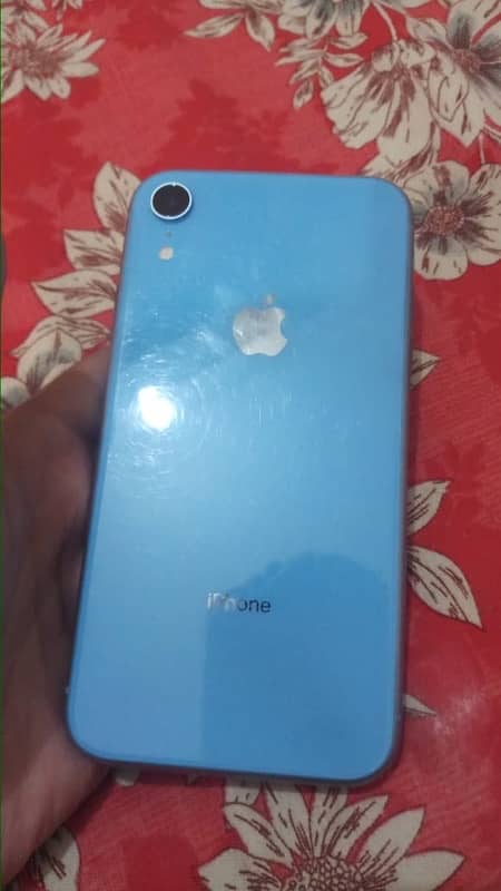 iPhone XR 64 gb 3