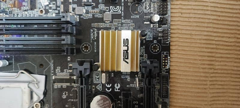 Motherboard (Core i7 6th and 7th Generation supported) 4