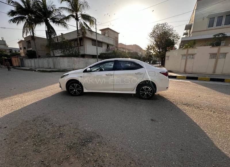 Toyota Corolla Grande 1.8 2016 11