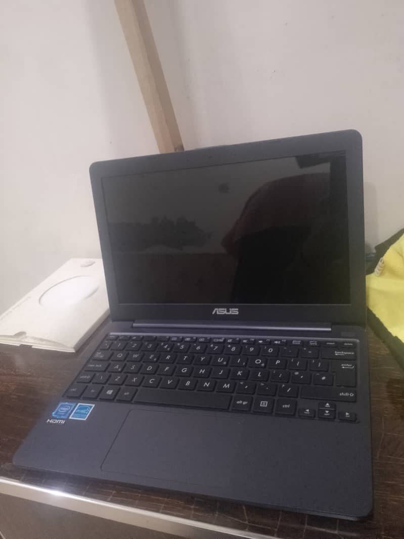 ASUS vivo book Intel Celeron laptop 3