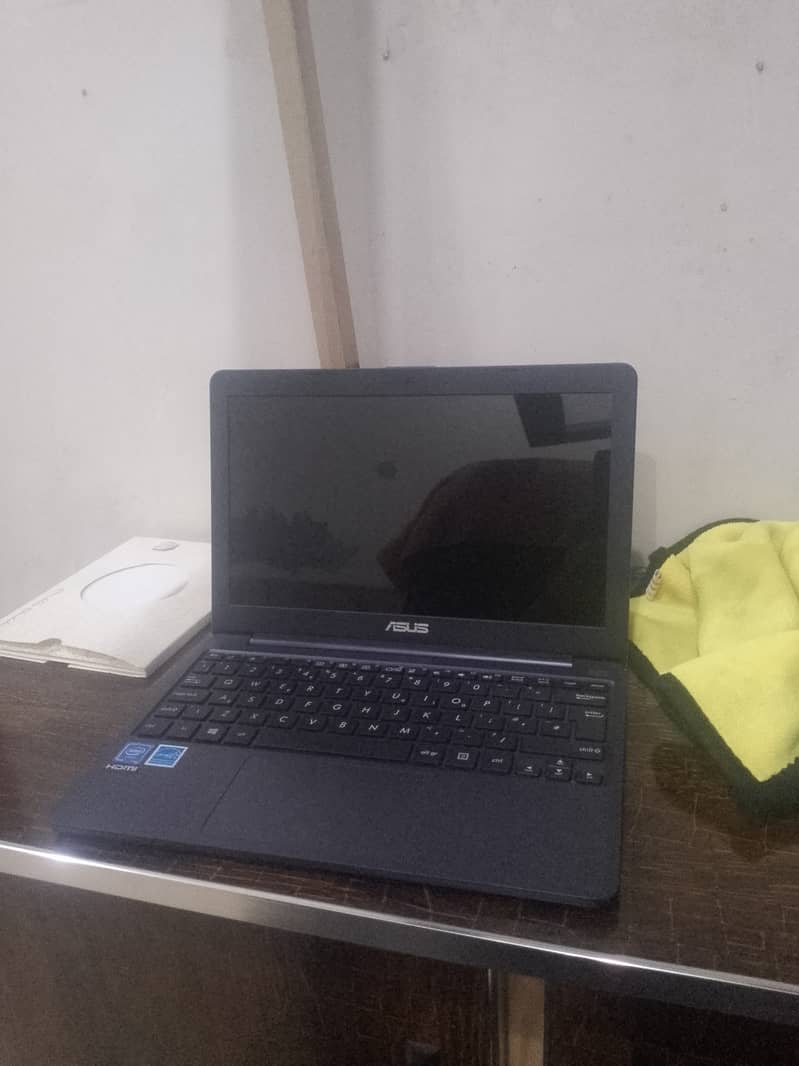 ASUS vivo book Intel Celeron laptop 4