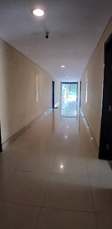 Luxury One Bed Apartment un Furnished Available For Rent in Gulberg Lahore 1