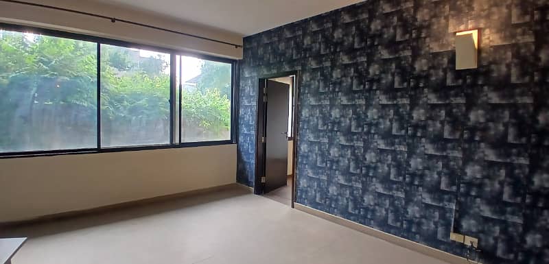 Luxury One Bed Apartment un Furnished Available For Rent in Gulberg Lahore 9